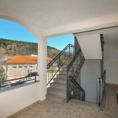 Dijana With Private Pool Apartment *