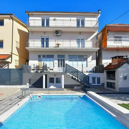 Dijana With Private Pool * Donji Proložac